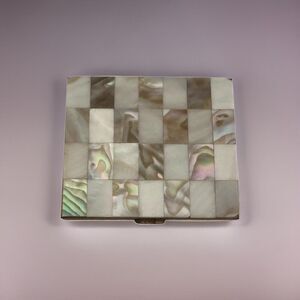 Vintage Mother of Pearl Compact with Mirror – Art Deco Vanity Accessory